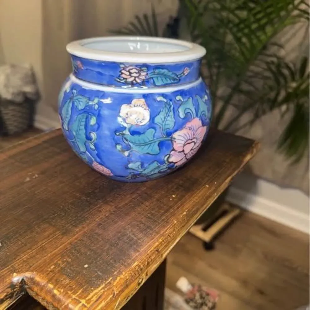 Vintage Blue Floral Chinese Ceramic Pot